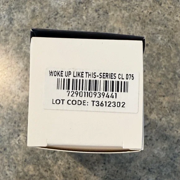 IL MAKIAGE Foundation Set - Black and White Packaging - Picture 2 of 6